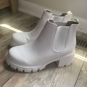 Soda White Chelsea Lug Boot